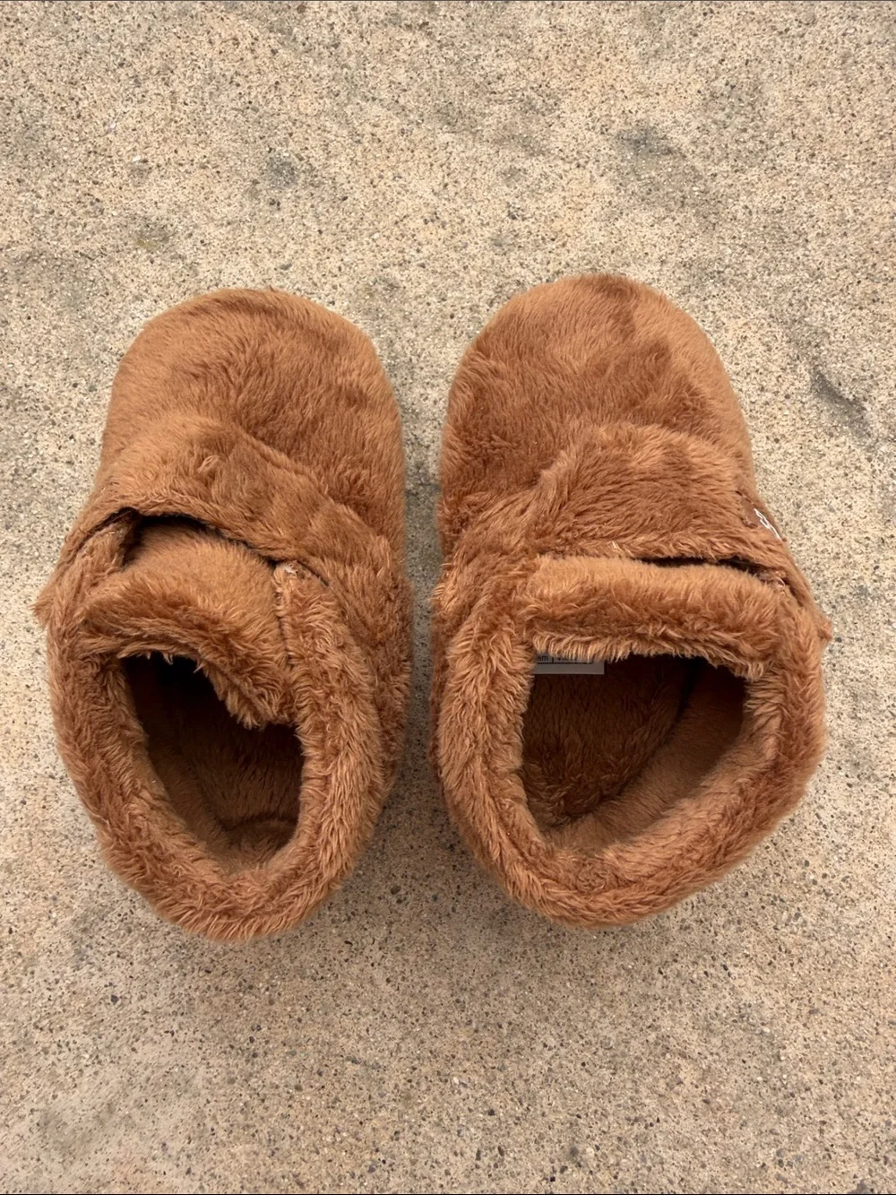 UGG Bixbee Infant/Toddler Chestnut Bootie Size 4/5